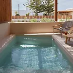 Otel Apricus Perissa (Santorini)