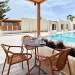 Apricus Otel Perissa (Santorini)