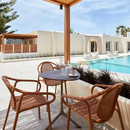 Apricus Hotell Perissa (Santorini)