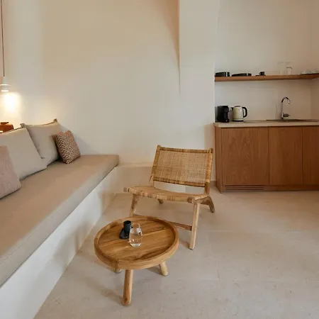 Apricus Hotell Perissa (Santorini)