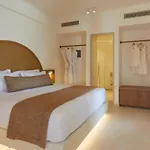 Apricus Hotel Perissa (Santorini)