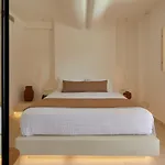 Apricus Hotel