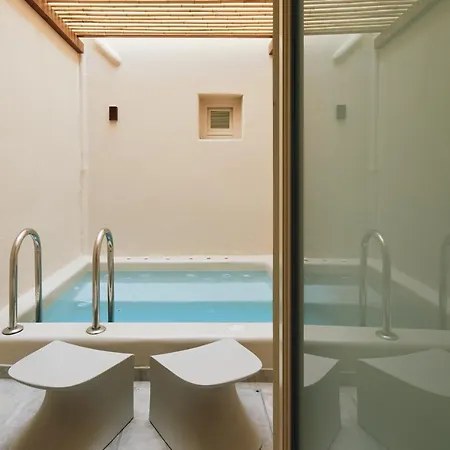 Apricus Отель 4*