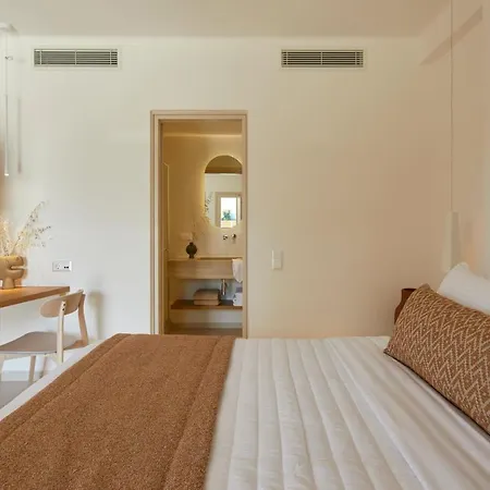 Apricus Hotel 4*