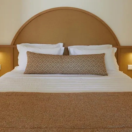 Apricus 4* Περίσσα