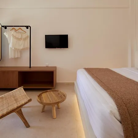 Apricus Hotel 4*