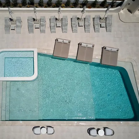 Apricus 4*
