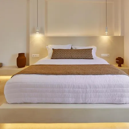 Apricus Hotel 4*
