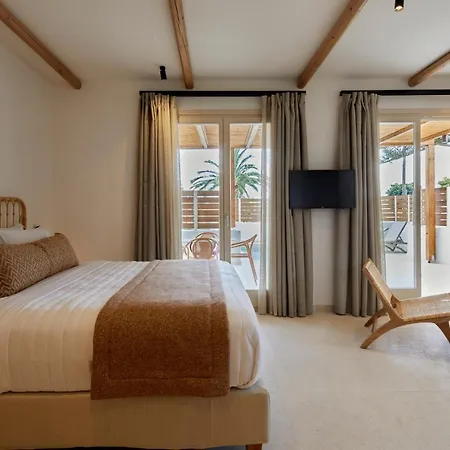Apricus Hotel Perissa (Santorini)