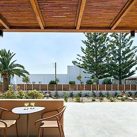Apricus Hotel 4*