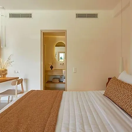 Apricus Hotel 4*