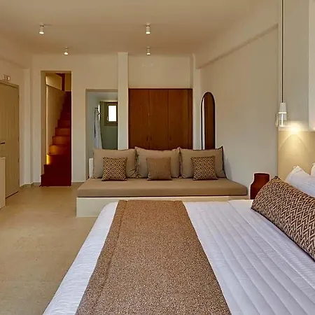 Apricus Hotel 4*