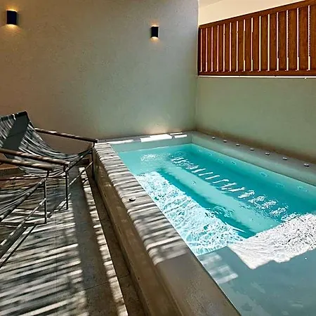 Apricus 4* Perissa (Santorini)