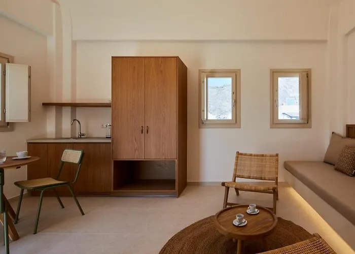 Apricus 4* Perissa (Santorini)