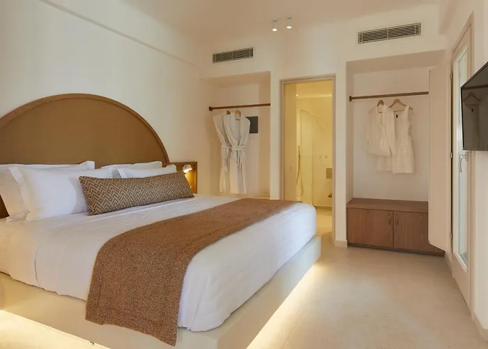 Apricus Hotel Perissa (Santorini)