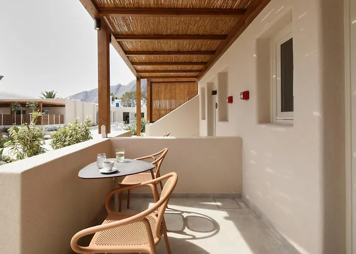 Apricus Perissa (Santorini)