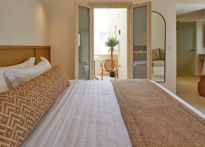 Hotel Apricus Perissa (Santorini)