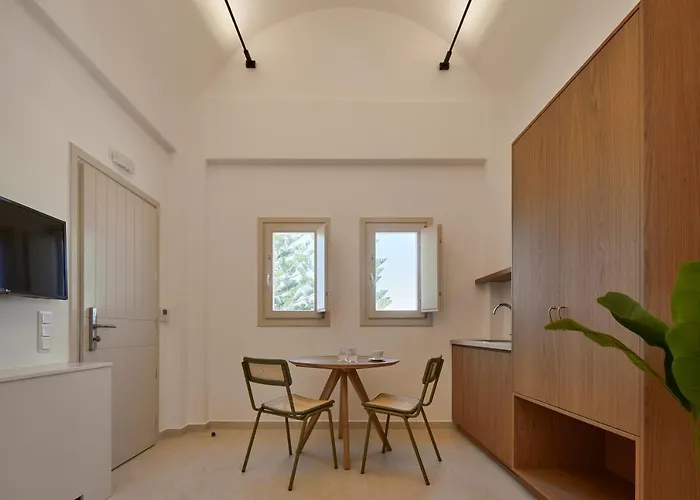 Apricus Perissa (Santorini)