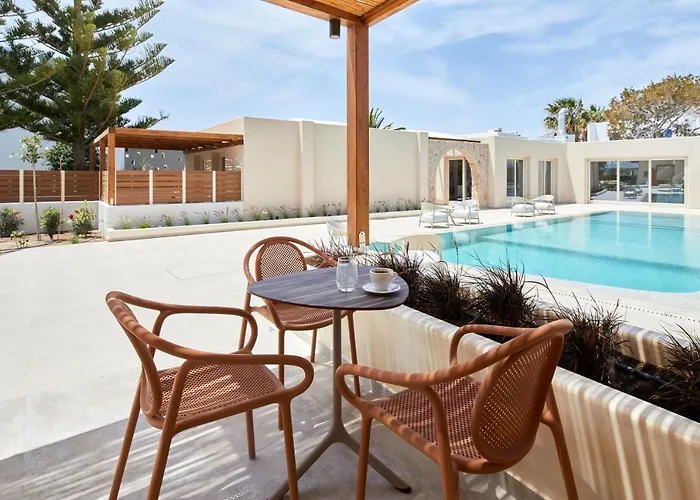 Apricus Hotel Perissa (Santorini)