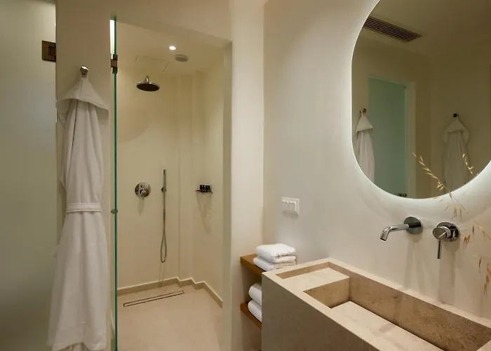 Apricus Hotel Perissa (Santorini)