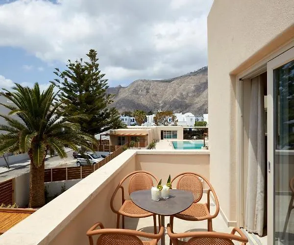 Apricus Hotel Perissa (Santorini)