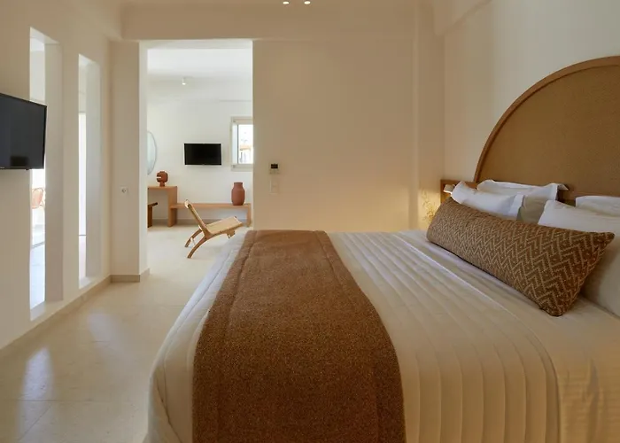 Apricus Hotel Perissa (Santorini)