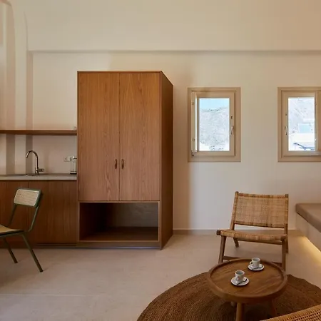 Apricus 4* Perissa (Santorini)