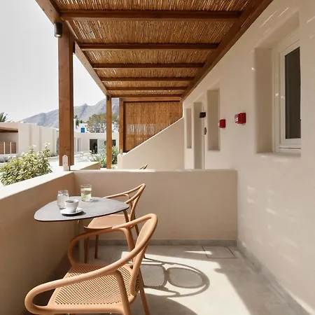 Apricus Perissa (Santorini)