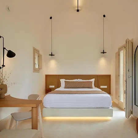 Apricus Hotel Perissa (Santorini)