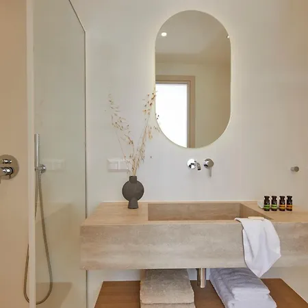 Apricus 4* Perissa (Santorini)