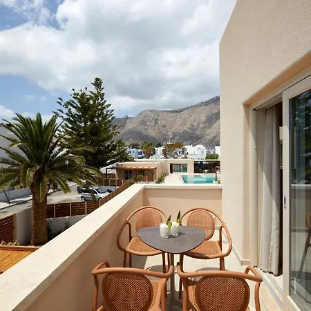 Apricus Hotel Perissa (Santorini)