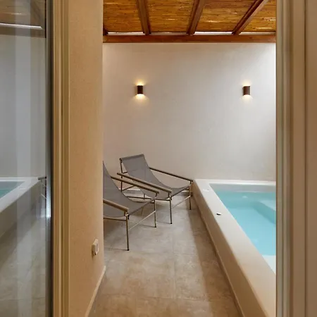 Hotel Apricus Perissa (Santorini)