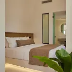 Apricus מלון 4*