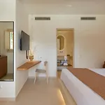 Apricus מלון פריסה