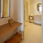 Apricus מלון 4*