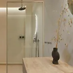 Apricus מלון 4*